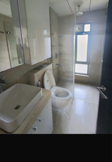 Bathroom in 5 BHK Apartment at Kandivali West – for Rent