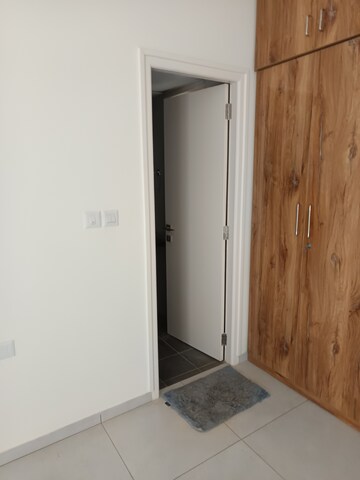 Room in 2 BHK Apartment at Casagrand Boulevard, Hennur Road – for Rent