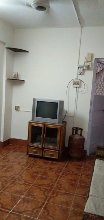 Bathroom in 1 BHK Apartment at Popular Heights, Koregaon Park – for Rent