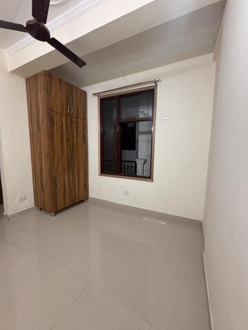 Room in 2 BHK Apartment at Saket – for Rent