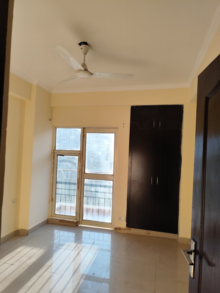 Room, aims-golf-city 2 Bedroom 950 Sq.Ft. Apartment In Sector 75 Noida 8420531