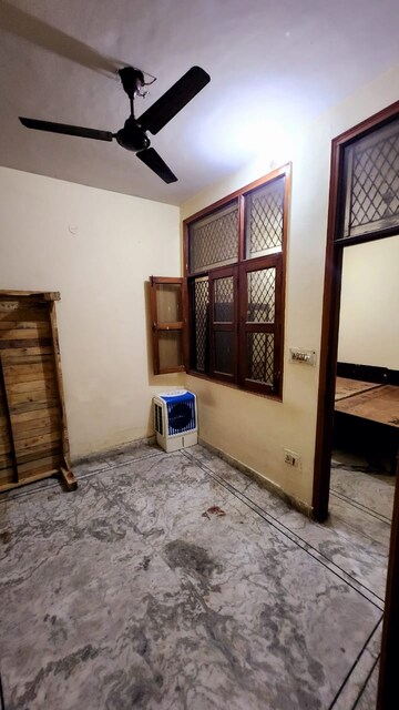 Room in 1 BHK Builder Floor at New Ashok Nagar – for Rent