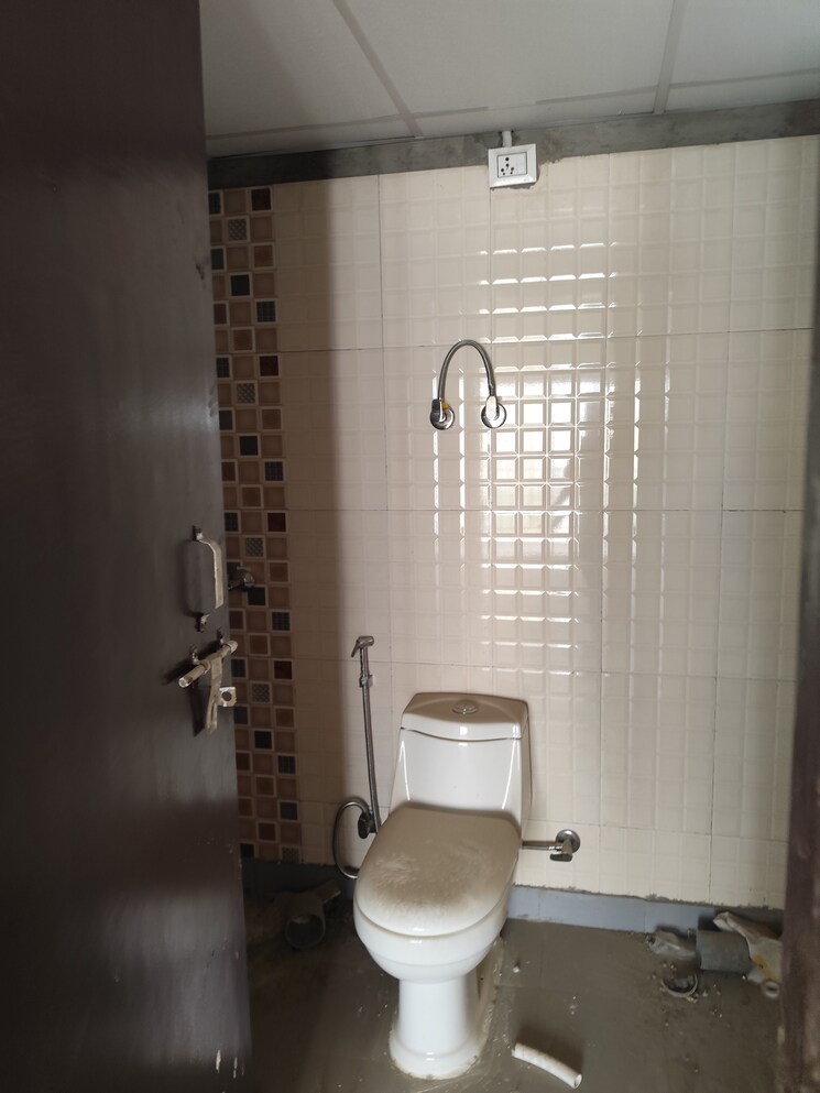 Bathroom, gardenia-gateway 3.5 Bedroom 1700 Sq.Ft. Apartment In Sector 75 Noida 8420586