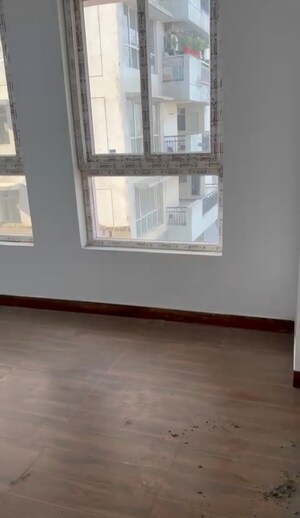 Room in 3 BHK Apartment at Ansal Sushant Aquapolis, Dundahera – for Sale