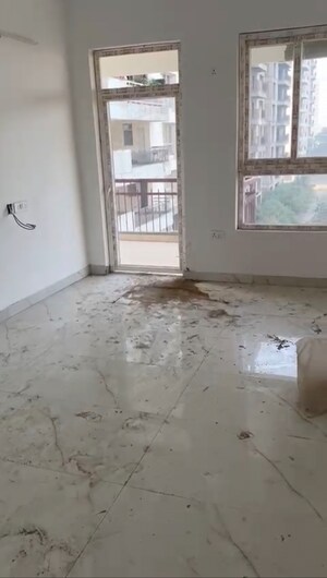 Room in 3 BHK Apartment at Ansal Sushant Aquapolis, Dundahera – for Sale