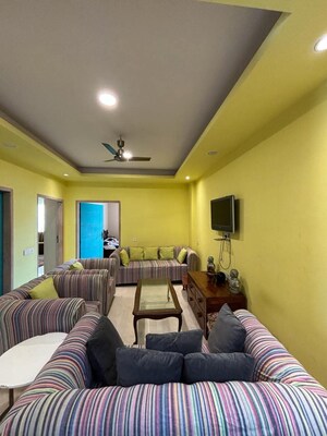 Master Bedroom in 5 BHK Villa at Tonk Phatak – for Sale