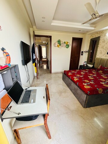 Master Bedroom in 3 BHK Builder Floor at MVL IPark, Sector 15 – for Rent