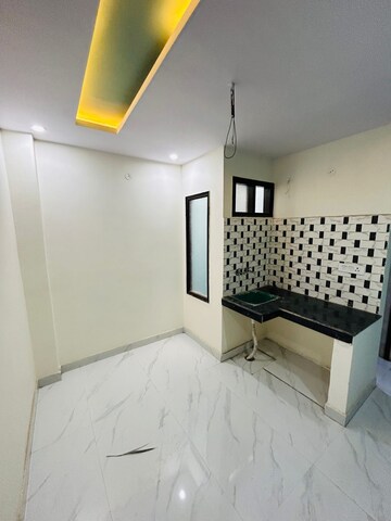 Master Bedroom in 1 BHK Builder Floor at New Ashok Nagar – for Rent