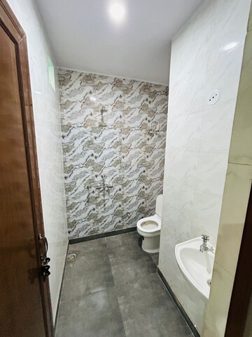 Bathroom in 1 BHK Builder Floor at New Ashok Nagar – for Rent