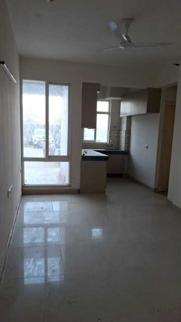 2 BHK Apartment For Rent in Zara Rossa, Sector 112