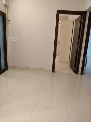 Room in 3 BHK Apartment at Ajmera Beverly Hills and Royal Empire, Andheri West – for Rent
