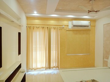 Furnished Amenities in 3 BHK Apartment at Vyjayanth Chalets, Puppalaguda – for Rent