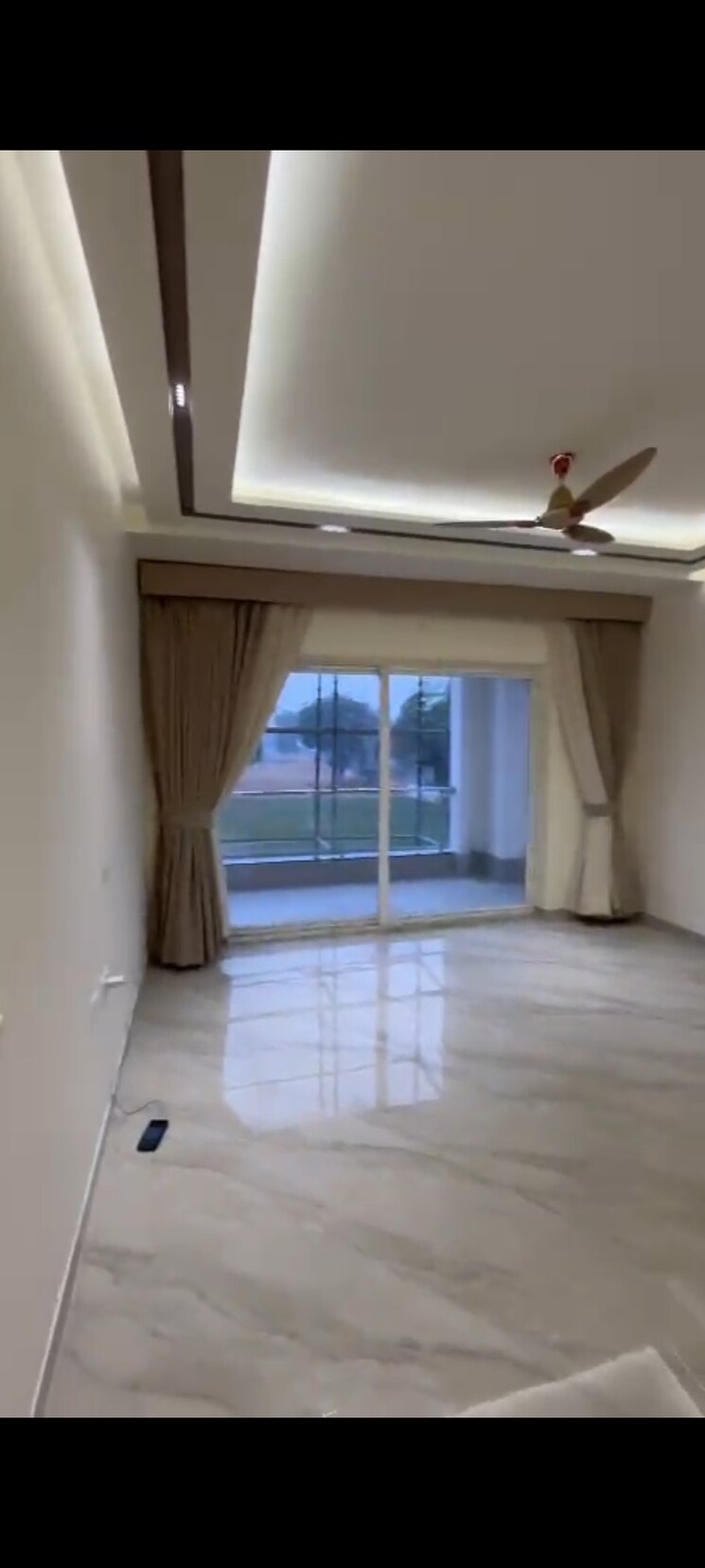 Room, sector 84 4 Bedroom 325 Sq.Yd. Builder Floor In Sector 84 Faridabad 8420880