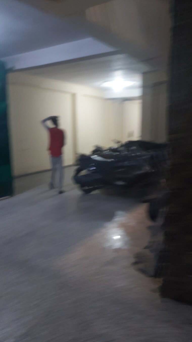  Parking, patparganj 2.5 Bedroom 550 Sq.Ft. Builder Floor In Patparganj Delhi 8420992