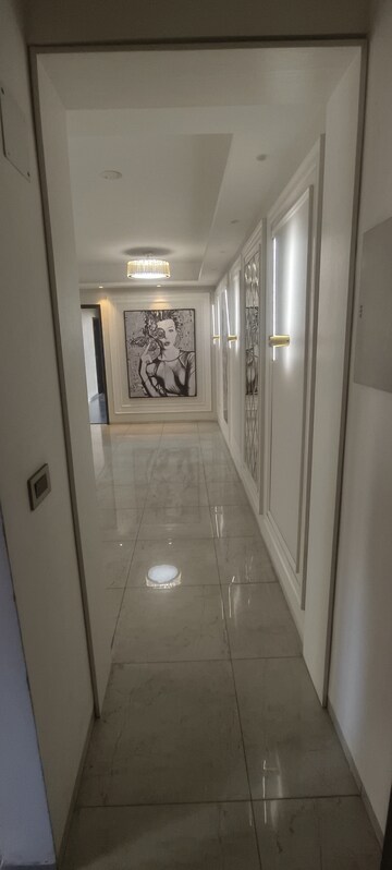 Building Lobby in 3.5 BHK Apartment at BPTP Discovery Park, Sector 80 – for Sale
