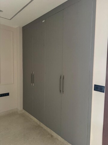 Room in 3 BHK Builder Floor at DLF Pink Town House, Dlf City Phase 3 – for Rent