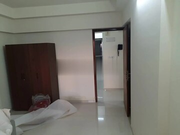 Room in 1 BHK Apartment at Hirani Swanand Oasis, Kurla – for Rent