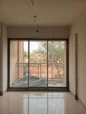 Room in 1 BHK Apartment at Vijay Lake View Apartment, Taloja – for Sale