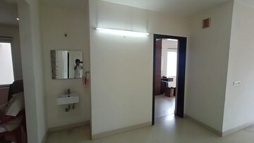 Room in 3 BHK Apartment at Kondapur – for Rent