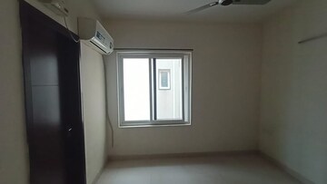 Room in 3 BHK Apartment at Kondapur – for Rent