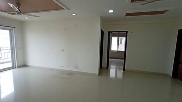 Room in 3 BHK Apartment at Kondapur – for Rent
