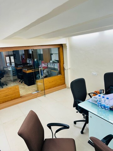 Team Area in  Showroom at Fort – for Rent