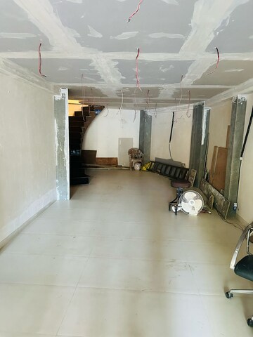 Room in  Showroom at Fort – for Rent