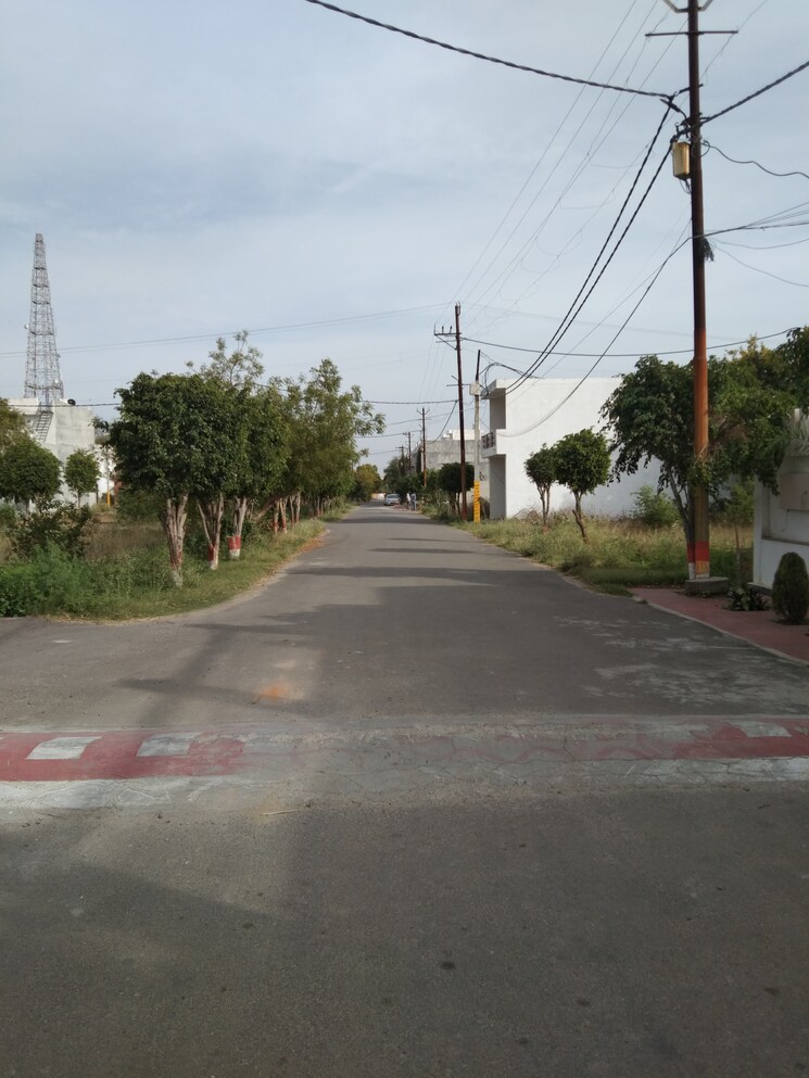 Garden, meerut cantt  200 Sq.Yd. Plot In Meerut Cantt Meerut 8421313