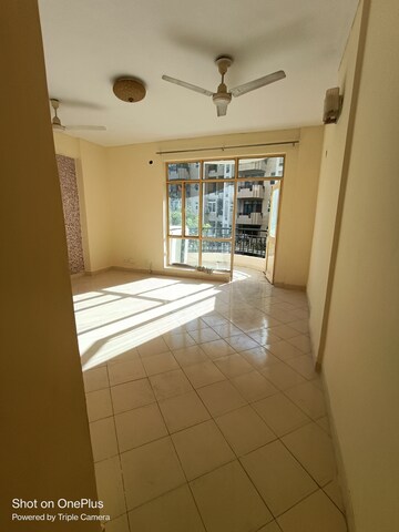2 BHK Apartment For Rent in Maple Crescent, Sector 43