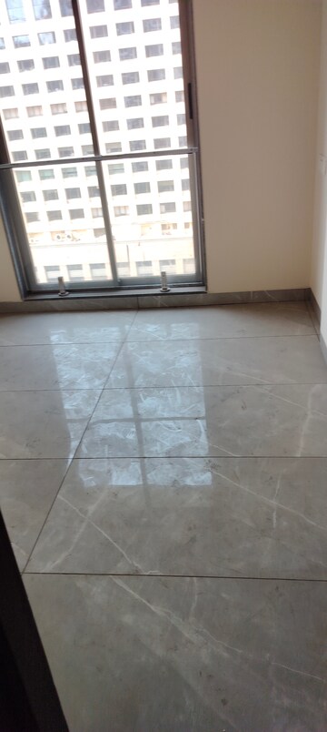 Room in 2 BHK Apartment at Hubtown The Premiere, Andheri West – for Sale