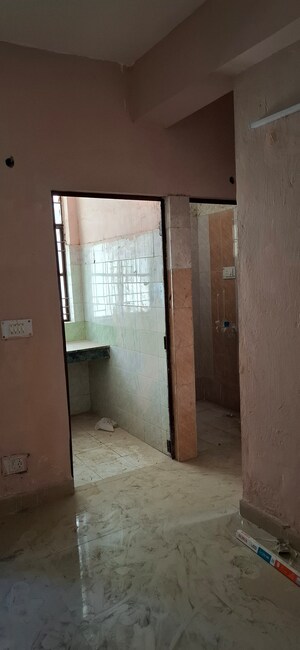 Furnished Amenities in 1.5 BHK Apartment at Sector 10 Greater Noida – for Sale