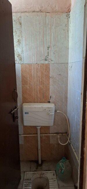 Bathroom in 1.5 BHK Apartment at Sector 10 Greater Noida – for Sale