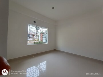 Room in 2 BHK Apartment at Barasat – for Sale