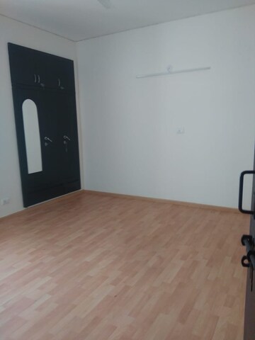 Room in 2 BHK Builder Floor at Eta Ii Greater Noida – for Sale