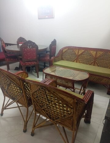 Bedroom in 2 BHK Apartment at Gomti Nagar – for Rent