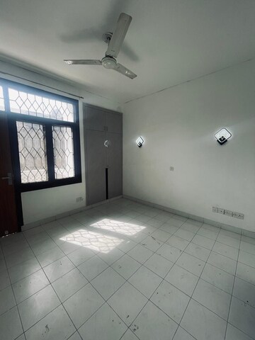 Room in 2 BHK Apartment at Windsor Paradise 2, Raj Nagar Extension – for Sale