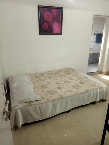 Bedroom in 1 RK Apartment at Popular Heights, Koregaon Park – for Rent