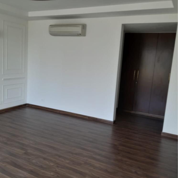 Room, emaar-marbella 5 Bedroom 350 Sq.Ft. Apartment In Sector 66 Gurgaon 8421546
