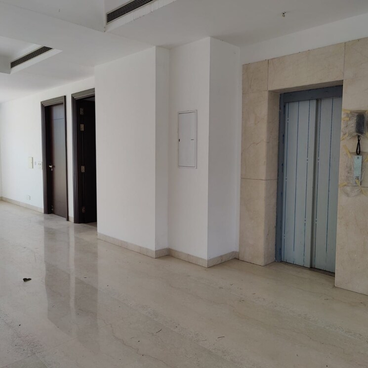 Room, emaar-marbella 5 Bedroom 350 Sq.Ft. Apartment In Sector 66 Gurgaon 8421546