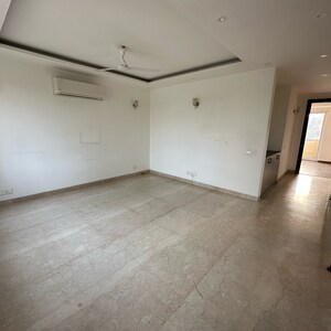 Room in 5 BHK Apartment at Emaar Marbella, Sector 66 – for Sale