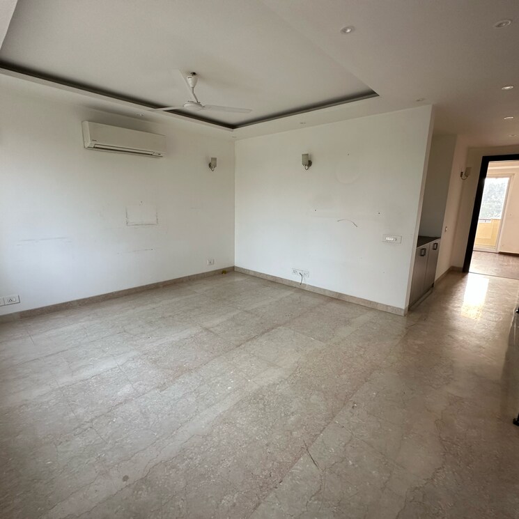 Room, emaar-marbella 5 Bedroom 350 Sq.Ft. Apartment In Sector 66 Gurgaon 8421546