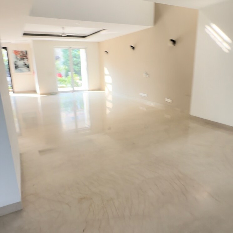 Room, emaar-marbella 5 Bedroom 350 Sq.Ft. Apartment In Sector 66 Gurgaon 8421546