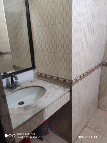 Bathroom in 2 BHK Apartment at Sector 48 – for Rent