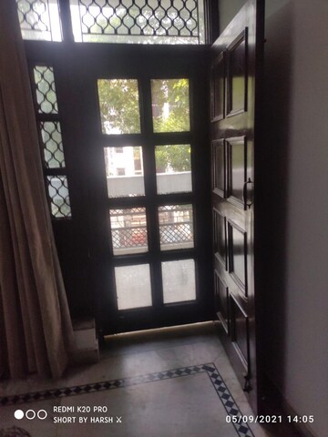 Room in 2 BHK Apartment at Sector 48 – for Rent