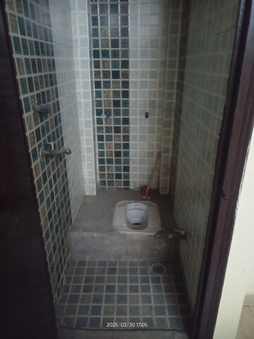 Bathroom in 1.5 BHK Builder Floor at Nawada – for Rent