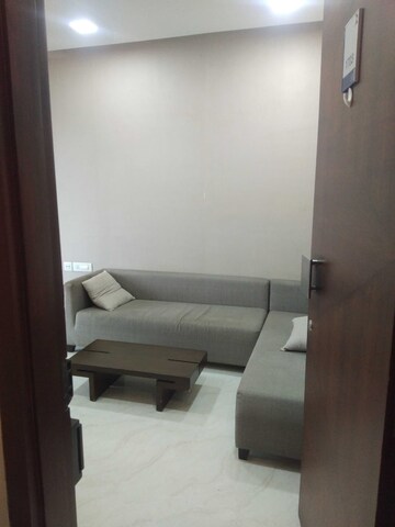 Room in 2 BHK Apartment at JP Unity Tower, Lower Parel – for Rent