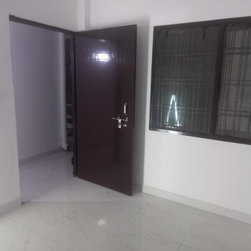 Room in 2 BHK Independent House at Gomti Nagar – for Rent