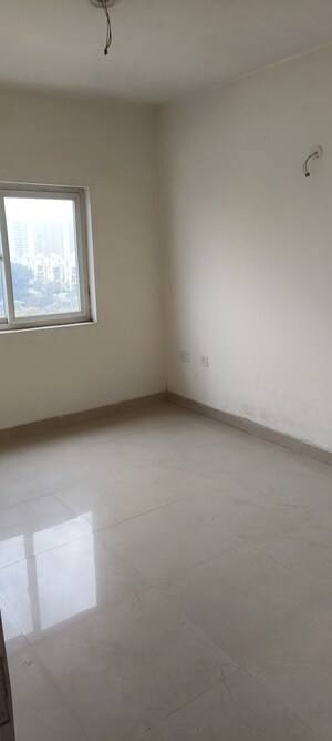 Room in 2 BHK Apartment at BPTP Parkland Pride, Sector 77 – for Sale