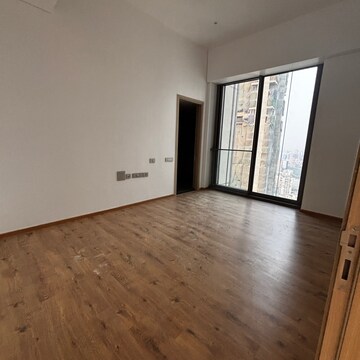 Room in 4 BHK Apartment at Rustomjee Crown, Gokhale Road – for Rent