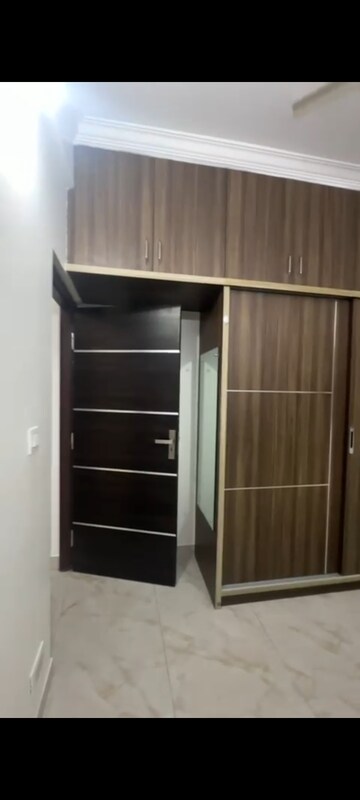 Furnished Amenities in 3 BHK Builder Floor at Hrbr Layout – for Rent